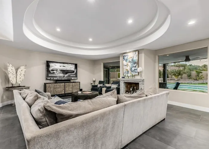 Spacious Camelback View With Pool & Firepit Holiday home Scottsdale