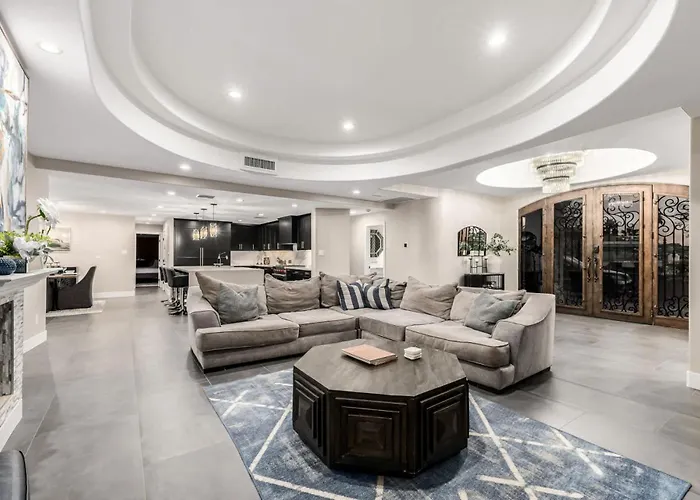 Spacious Camelback View With Pool & Firepit