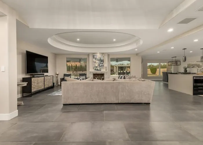 Holiday home Spacious Camelback View With Pool & Firepit Scottsdale