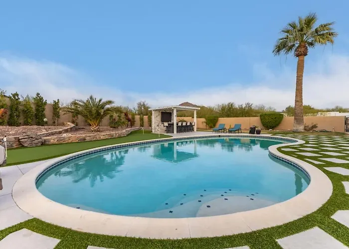 Spacious Camelback View With Pool & Firepit *