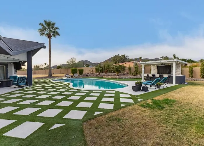 Spacious Camelback View With Pool & Firepit Holiday home Scottsdale