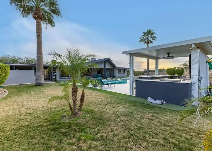 Spacious Camelback View With Pool & Firepit Holiday home Scottsdale