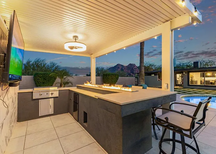 Spacious Camelback View With Pool & Firepit *