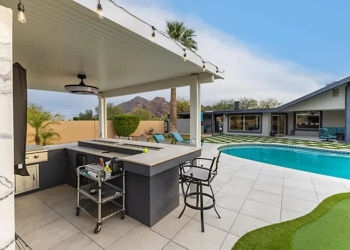 Spacious Camelback View With Pool & Firepit Holiday home