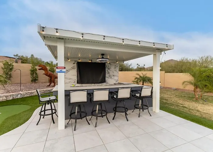 Spacious Camelback View With Pool & Firepit *