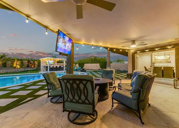 Spacious Camelback View With Pool & Firepit *