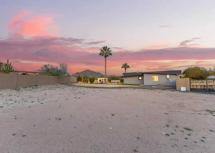 Holiday home Spacious Camelback View With Pool & Firepit Scottsdale