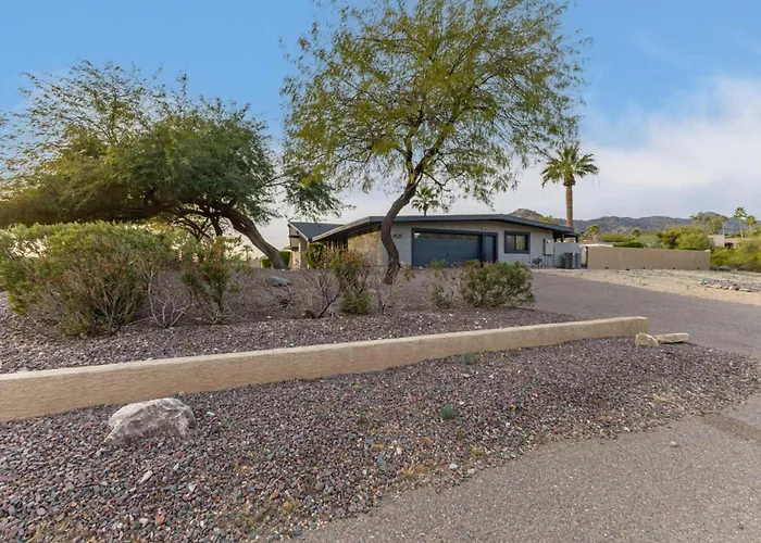 Spacious Camelback View With Pool & Firepit Holiday home